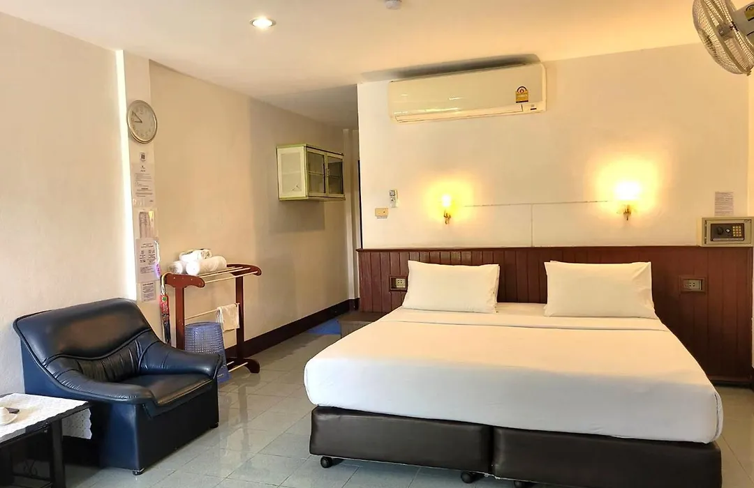 Rabbit Mansion Patong Hotel-1