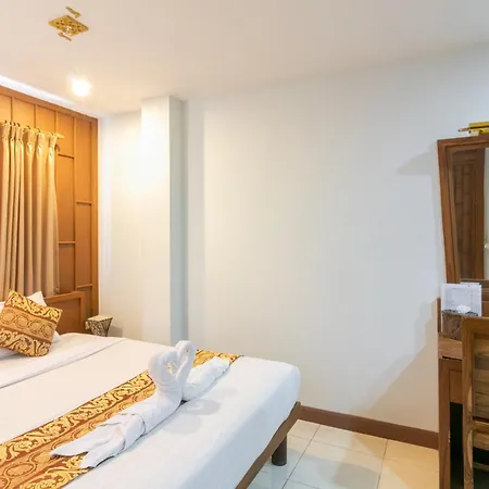 Lotus Hotel Patong-3