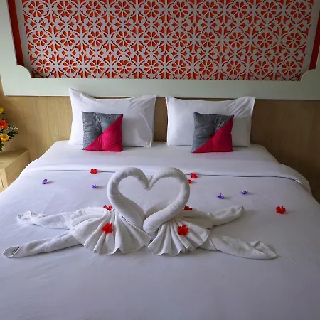 Red Sapphire Hotel-2